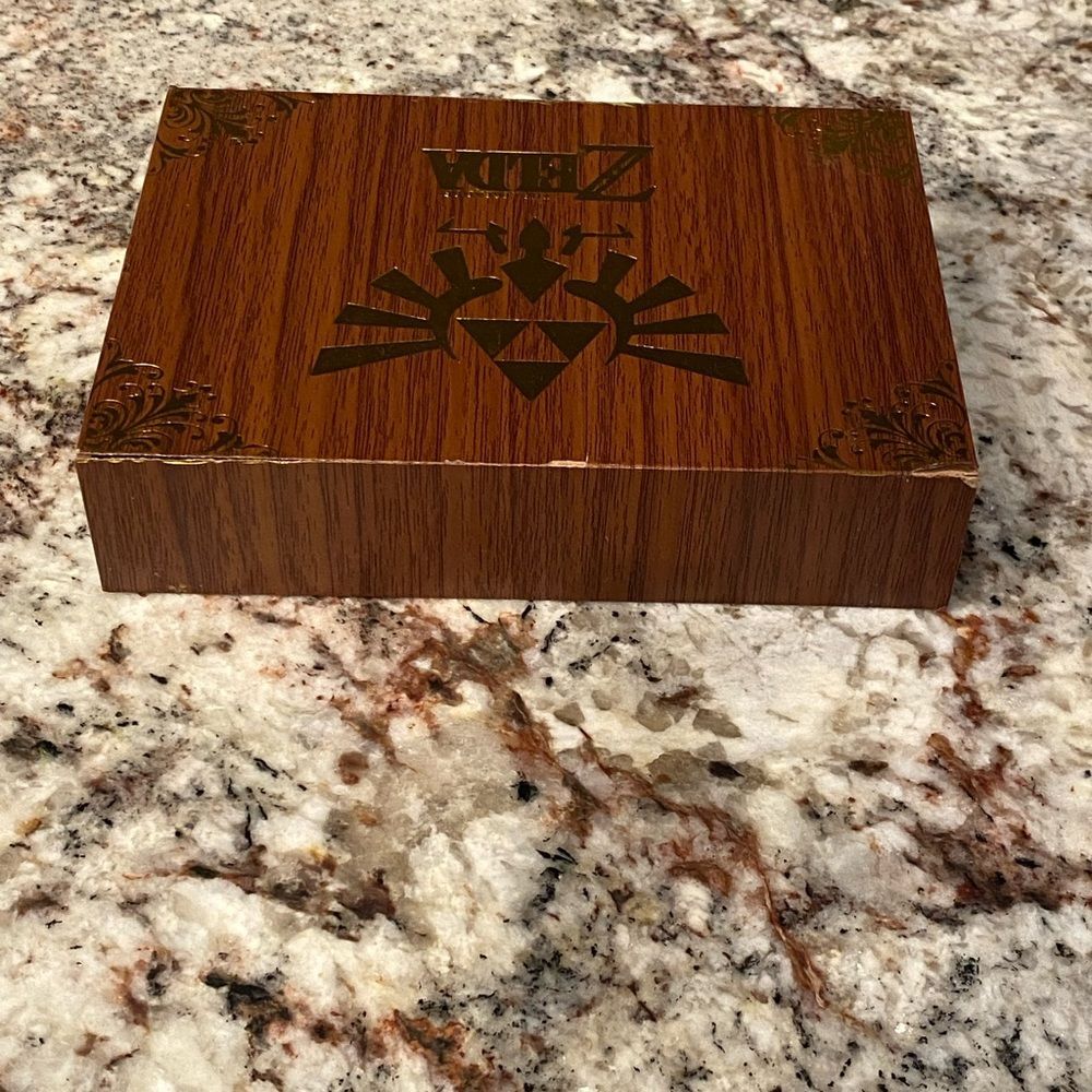 Legend of Zelda Inspired Collectible Charm Display Set — Decorative Trinket Box - Picture 3 of 4